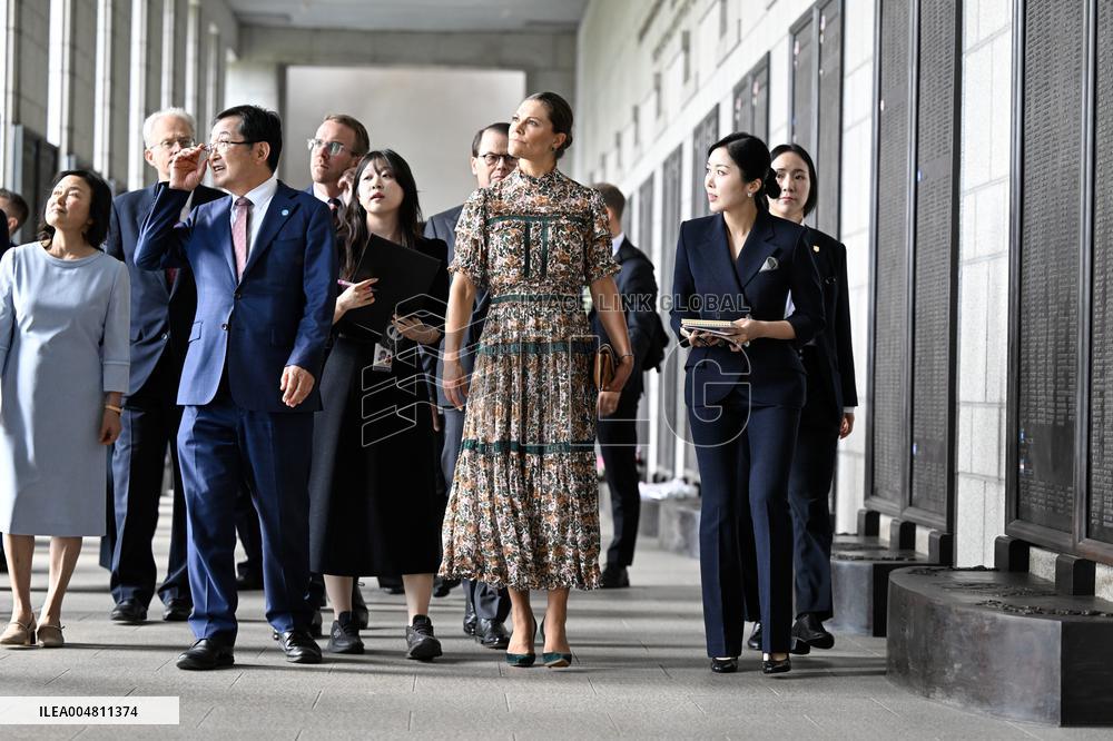 CROWN PRINCESS IN SEOUL