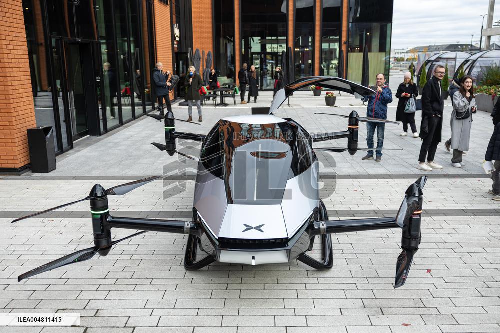 Introduction of luxury cars in Porto Franco