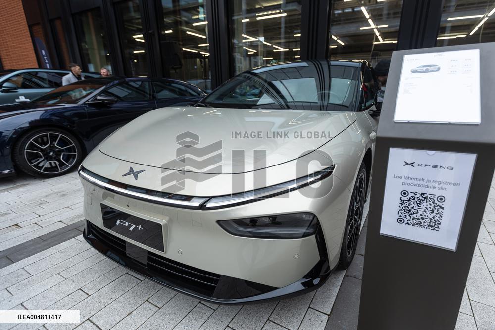 Introduction of luxury cars in Porto Franco