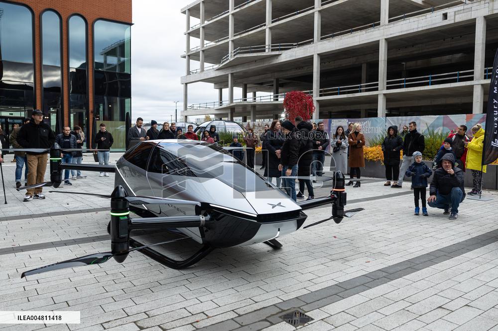 Introduction of luxury cars in Porto Franco