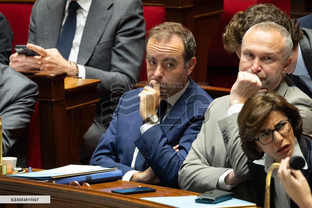 No-confidence motion against Prime Minister Lecornu government - Paris