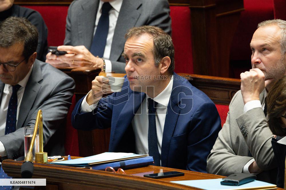 No-confidence motion against Prime Minister Lecornu government - Paris