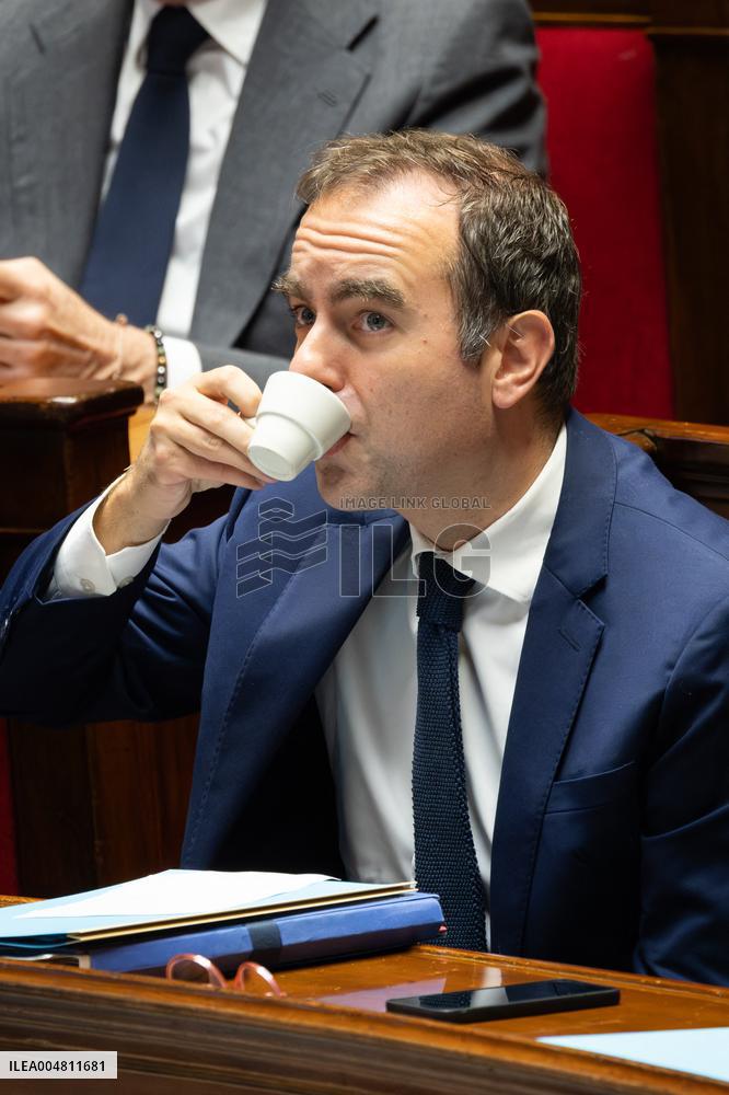 No-confidence motion against Prime Minister Lecornu government - Paris