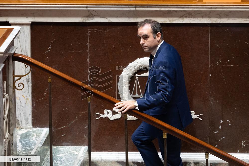 No-confidence motion against Prime Minister Lecornu government - Paris