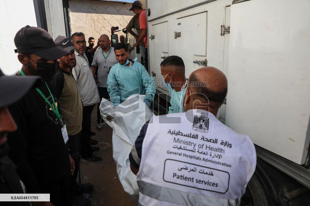 Bodies of Palestinians Handed Over from Israel to The Red Cross - Gaza