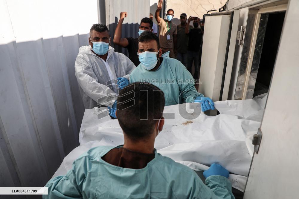 Bodies of Palestinians Handed Over from Israel to The Red Cross - Gaza
