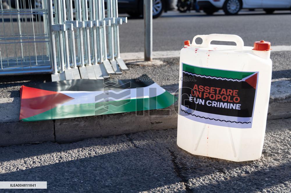Rome, Sit-in during the World Food Day 2025 ceremony
