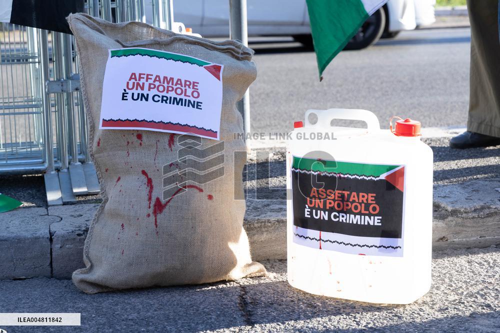 Rome, Sit-in during the World Food Day 2025 ceremony