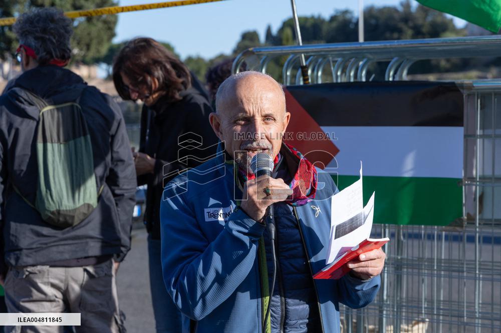 Rome, Sit-in during the World Food Day 2025 ceremony