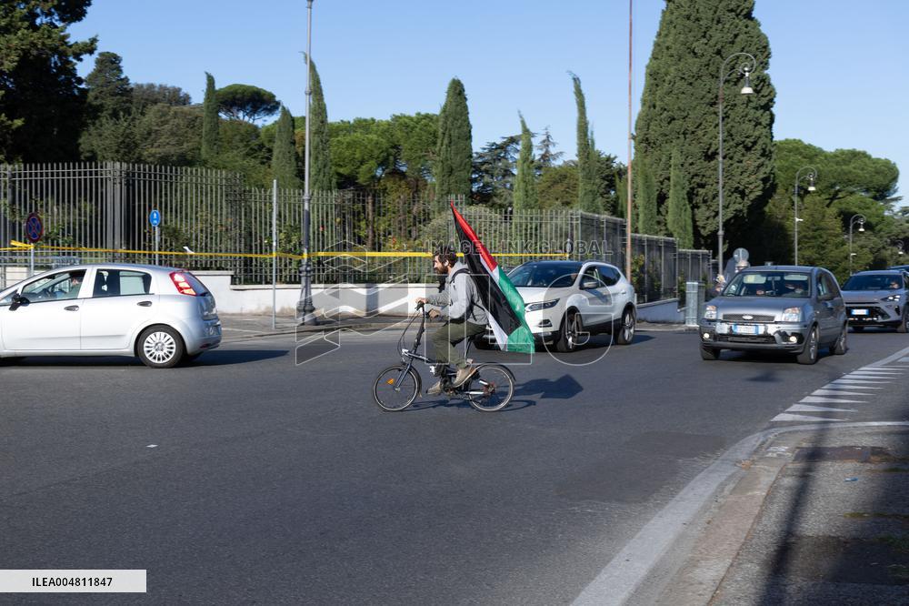 Rome, Sit-in during the World Food Day 2025 ceremony