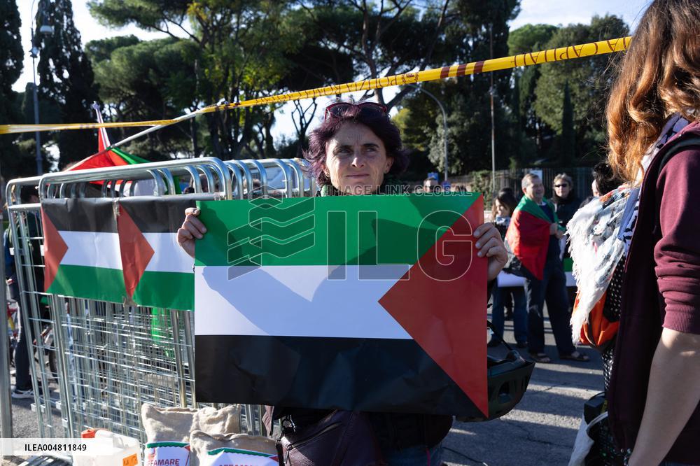 Rome, Sit-in during the World Food Day 2025 ceremony