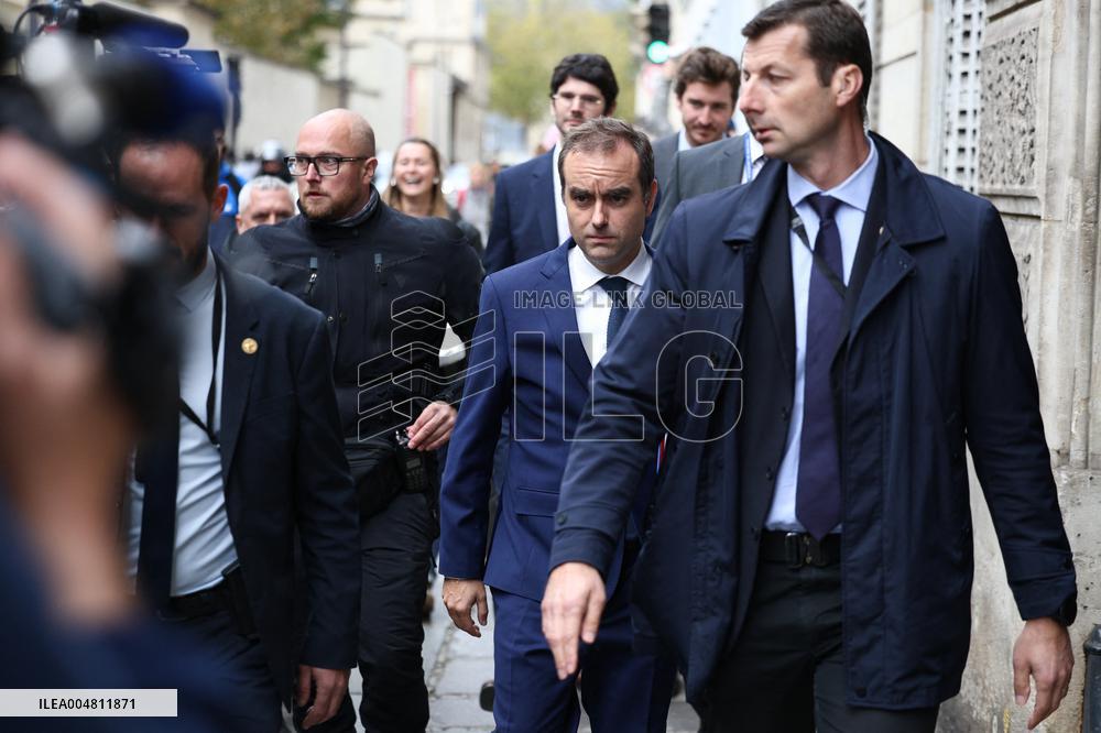 PM Lecornu Walks To Matignon - Paris