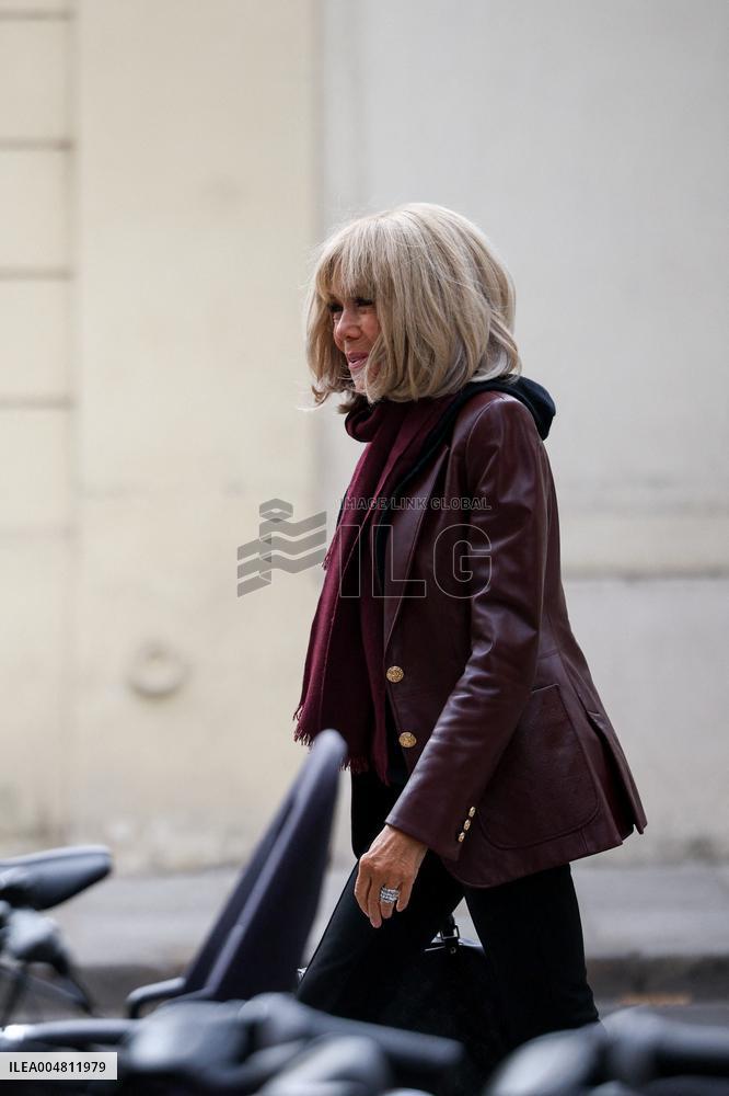 Exclu - Brigitte Macron Arrives at Matignon - Paris