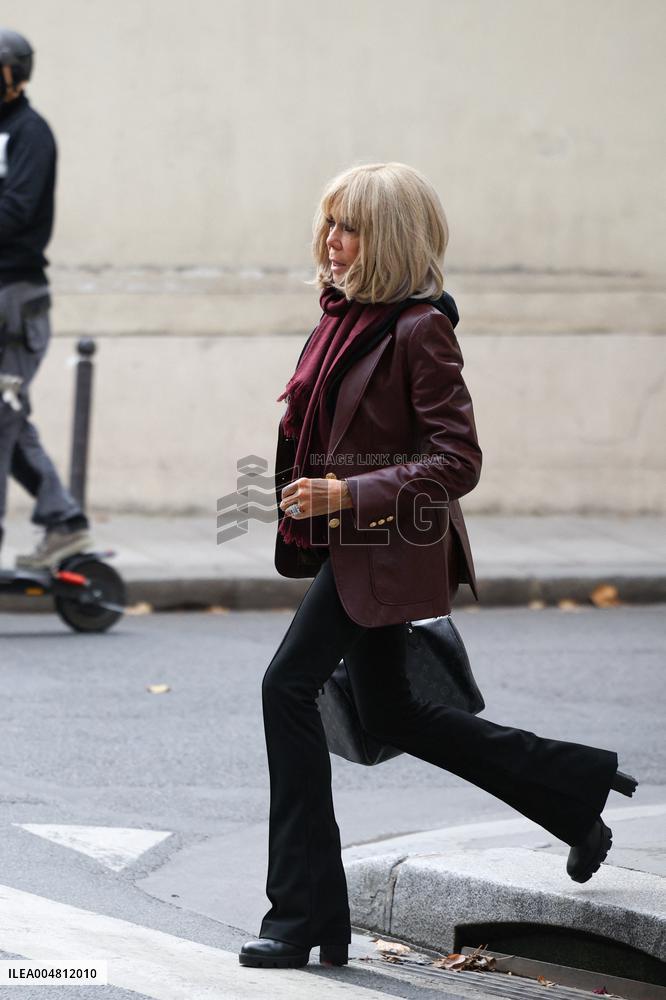Exclu - Brigitte Macron Arrives at Matignon - Paris
