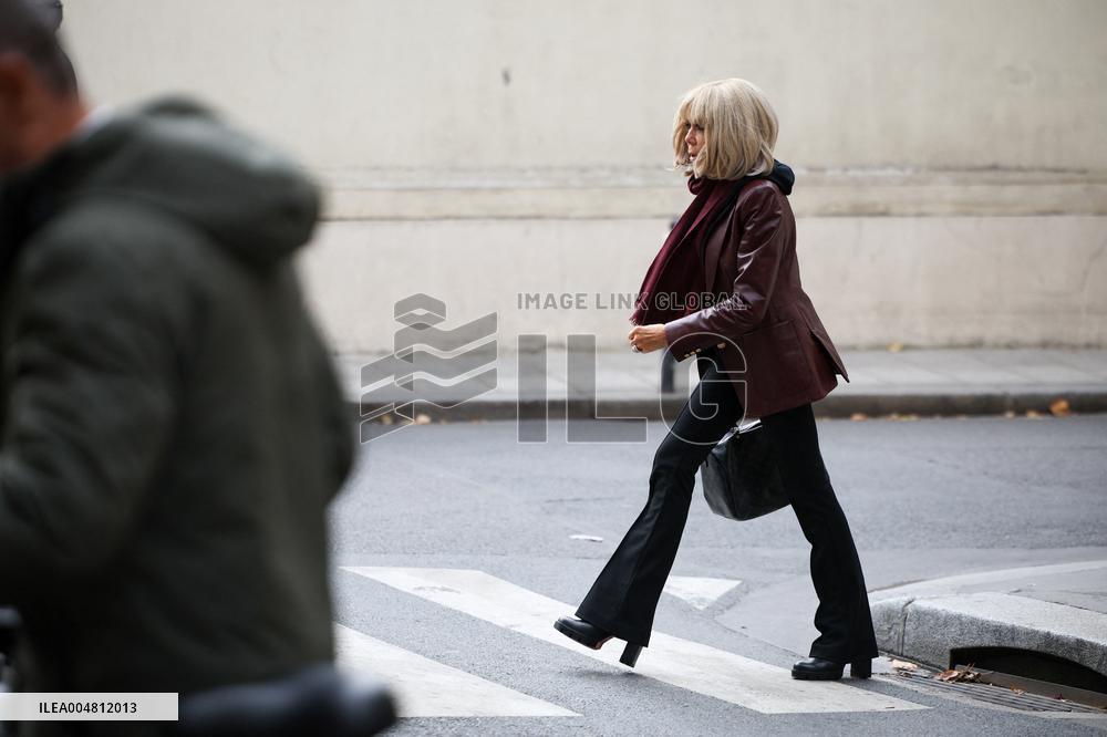 Exclu - Brigitte Macron Arrives at Matignon - Paris