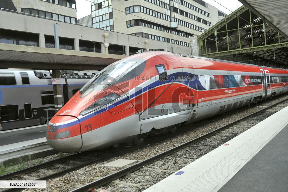 Illustration - Train