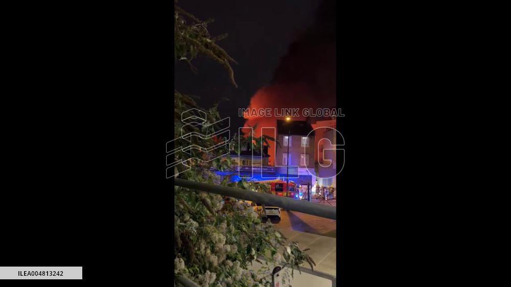 UK: Fire Breaks Out at Winter Sports Store in Forest Hill, London 2