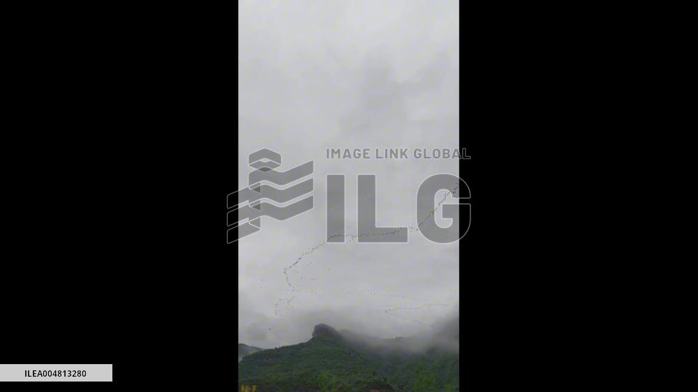 China: Thousands of Migratory Geese Form Majestic “V” in Henan Sky