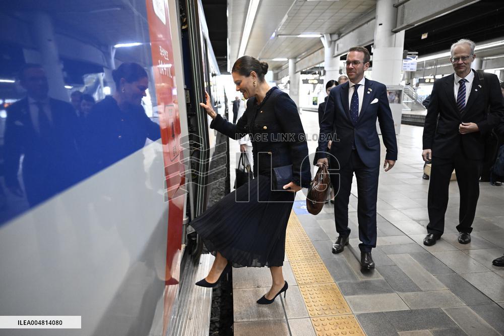 CROWN PRINCESS TO BUSAN