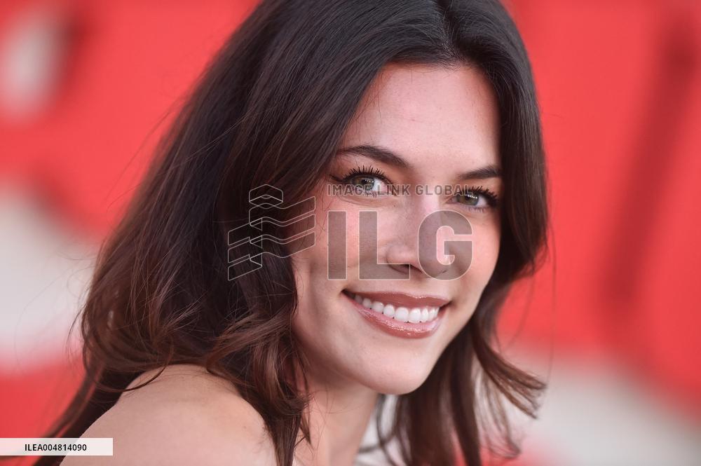 Netflix’s ‘Nobody Wants This’ season 2 Premiere