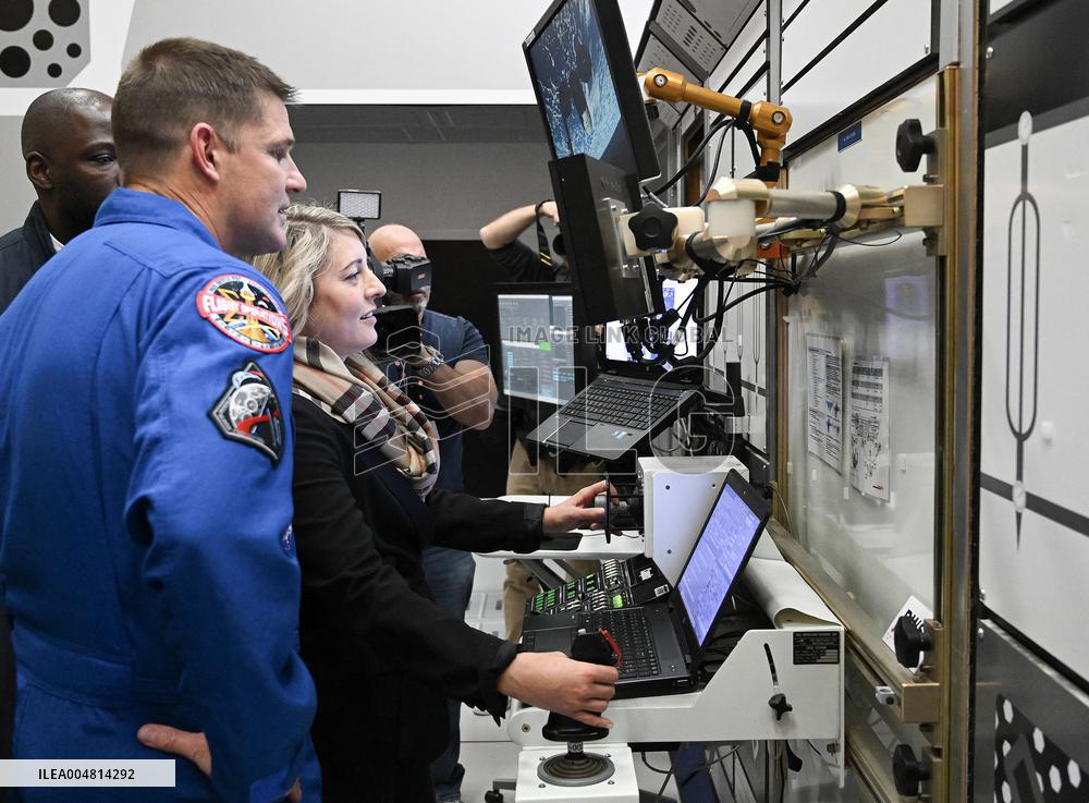 Jeremy Hansen Discusses Artemis II Mission In Longueuil - Canada