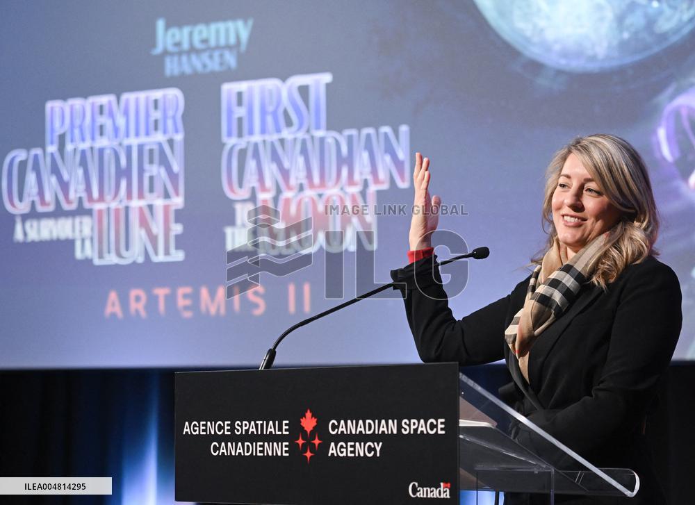 Jeremy Hansen Discusses Artemis II Mission In Longueuil - Canada