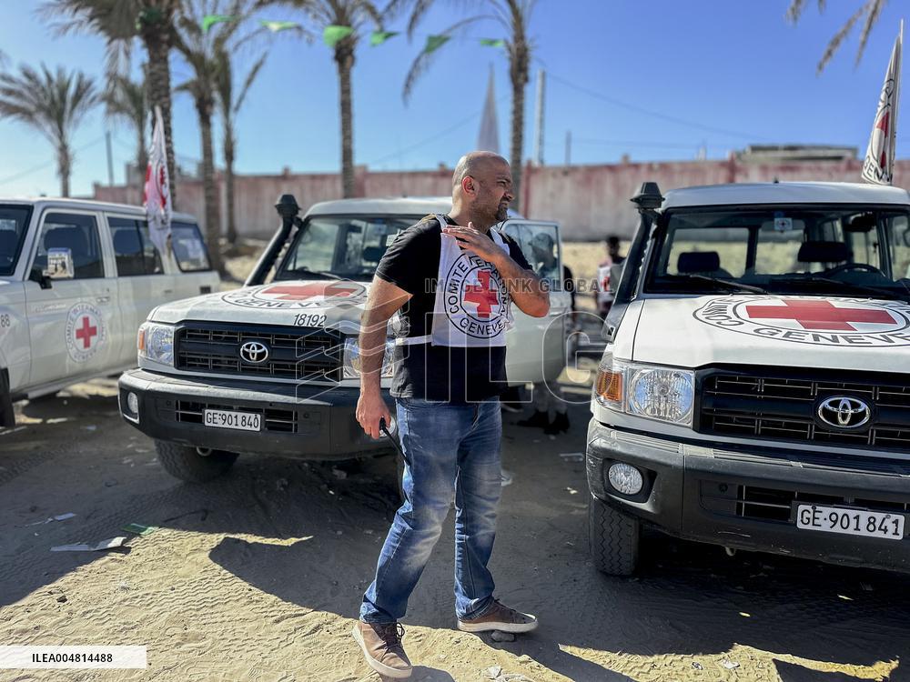 Gaza Receives Prisoner Bodies