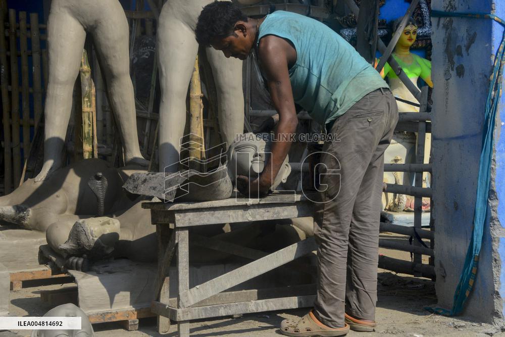 Indian City Prepares Diwali