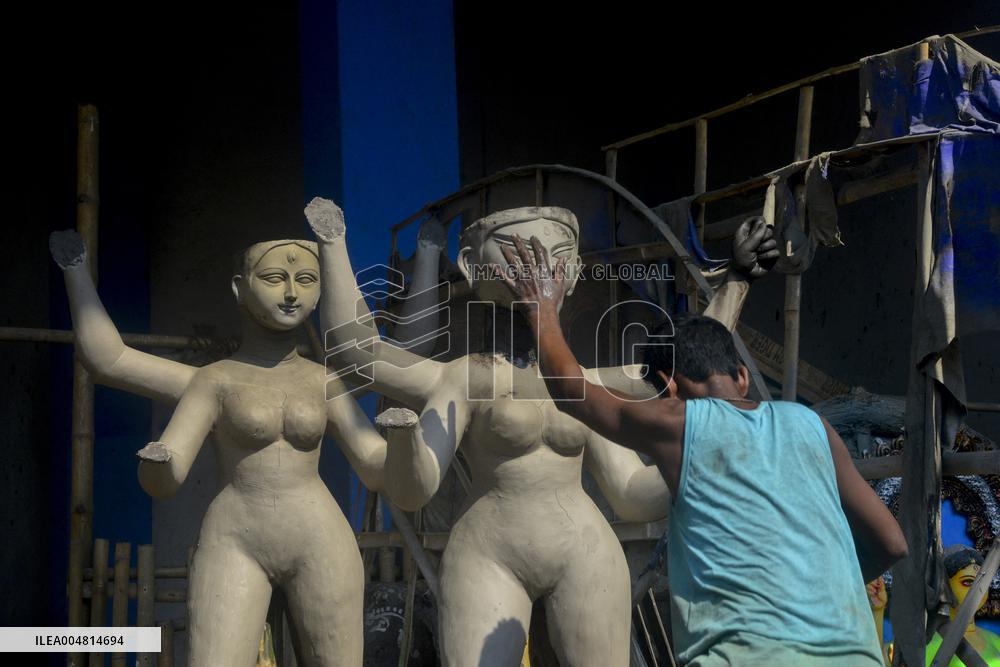 Indian City Prepares Diwali