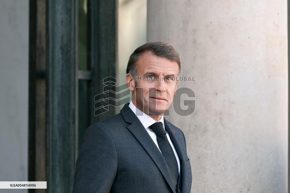 Emmanuel Macron welcomes Ursula von der Leyen at the Elysee FA