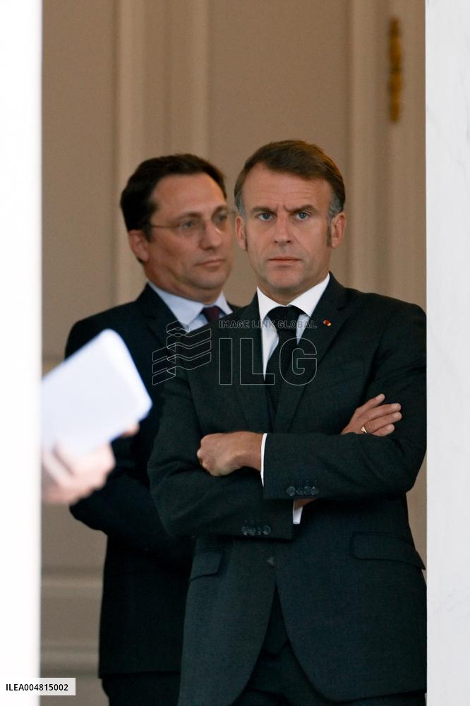 Emmanuel Macron welcomes Ursula von der Leyen at the Elysee FA