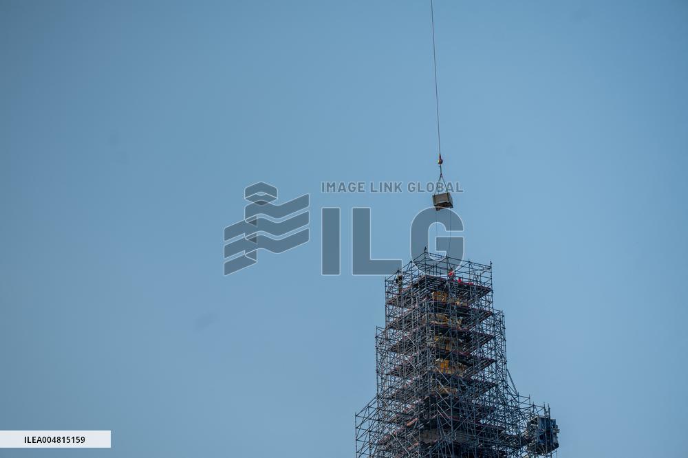 Golden Crown Reinstalled On Virgin Statue - Marseille