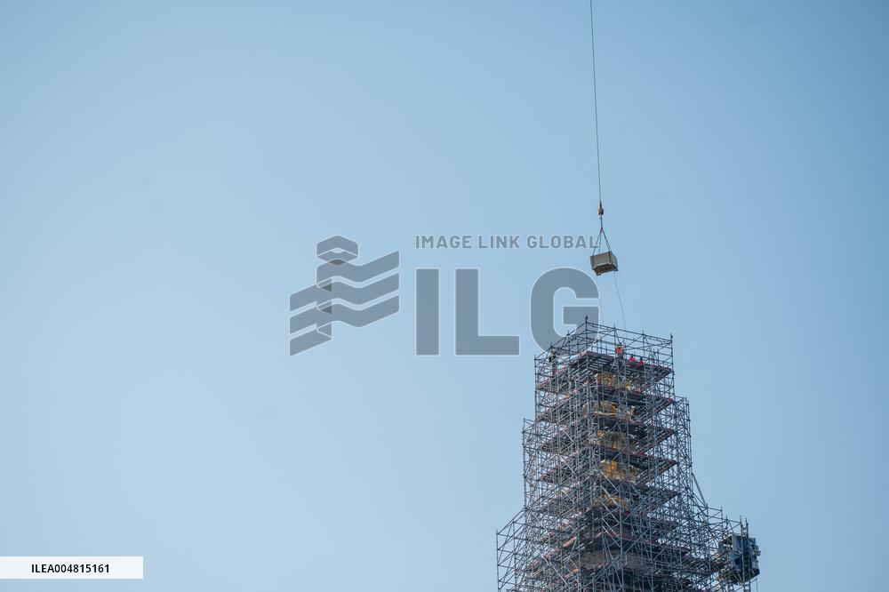 Golden Crown Reinstalled On Virgin Statue - Marseille