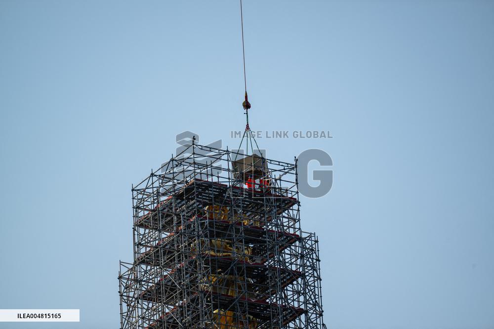 Golden Crown Reinstalled On Virgin Statue - Marseille