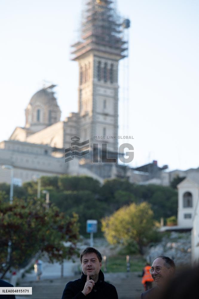 Golden Crown Reinstalled On Virgin Statue - Marseille