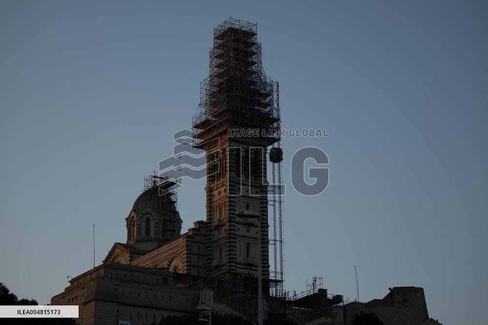 Golden Crown Reinstalled On Virgin Statue - Marseille