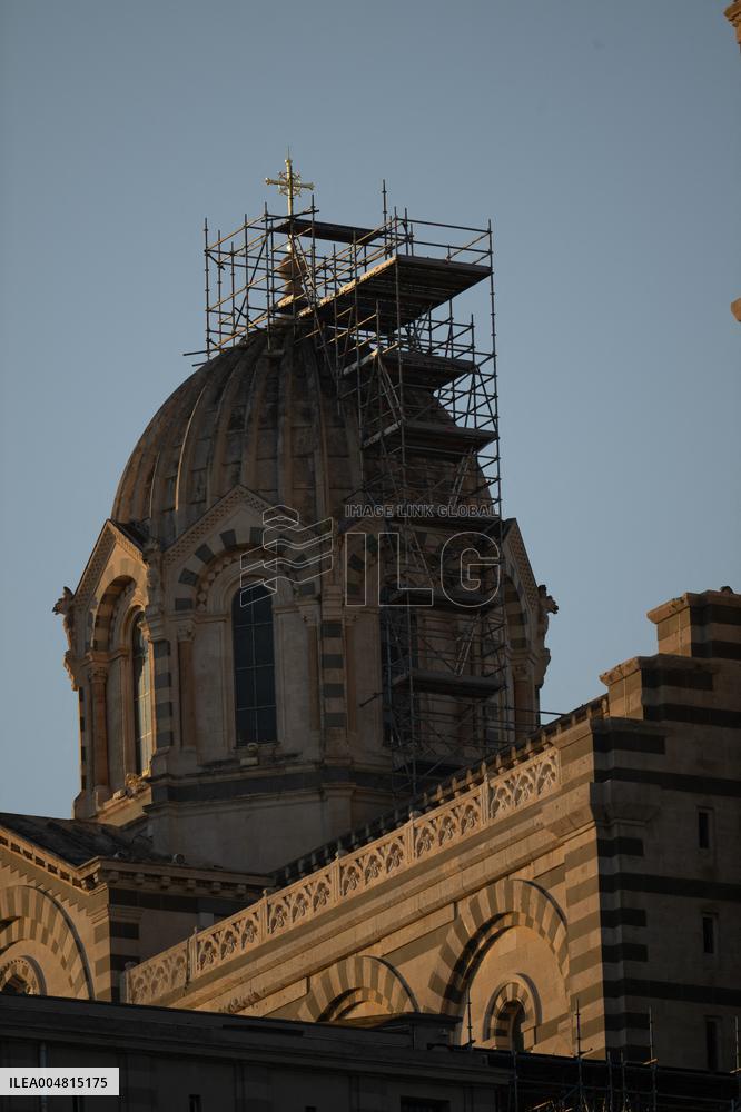 Golden Crown Reinstalled On Virgin Statue - Marseille