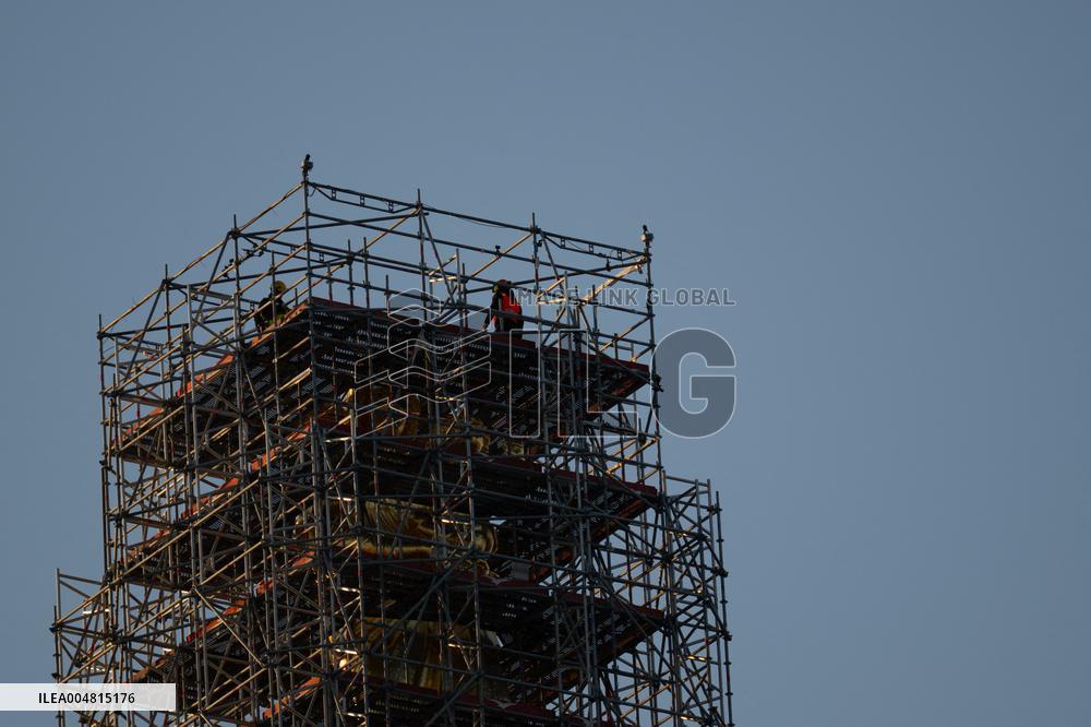 Golden Crown Reinstalled On Virgin Statue - Marseille