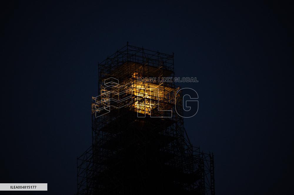 Golden Crown Reinstalled On Virgin Statue - Marseille
