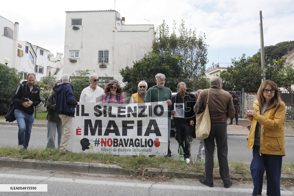 Bomb Attack Targets Journalist's Home - Rome