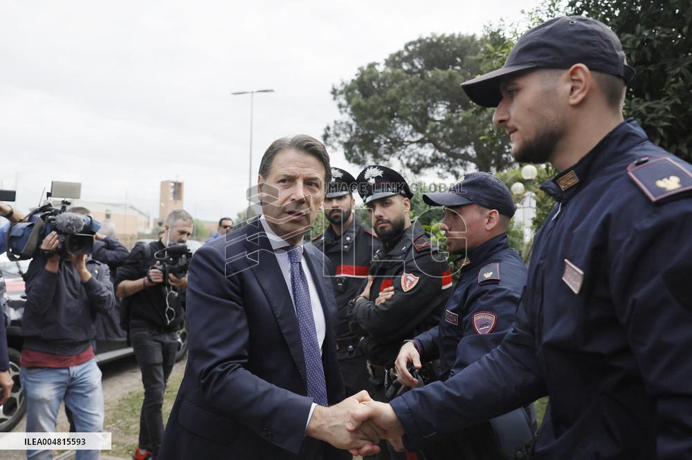 Bomb Attack Targets Journalist's Home - Rome