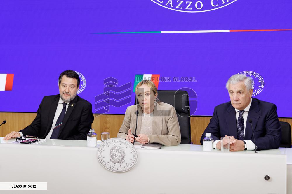 Government Ministers Present Budget Law In Rome