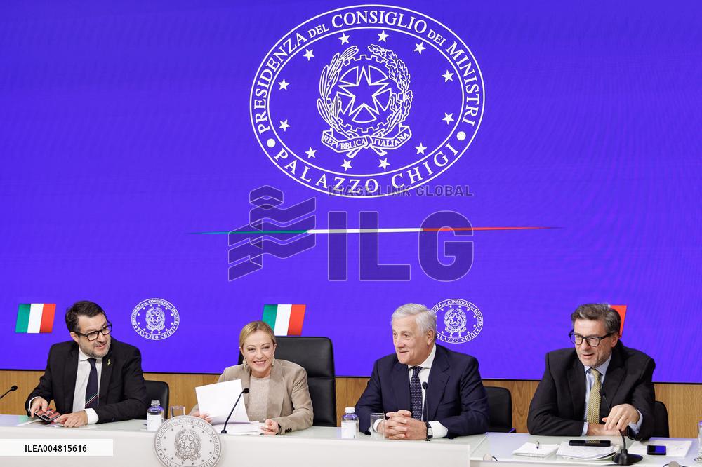 Government Ministers Present Budget Law In Rome