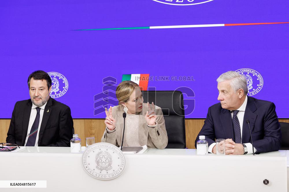 Government Ministers Present Budget Law In Rome