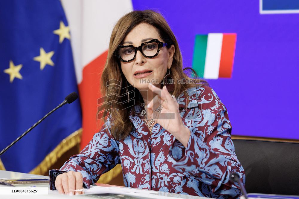 Government Ministers Present Budget Law In Rome