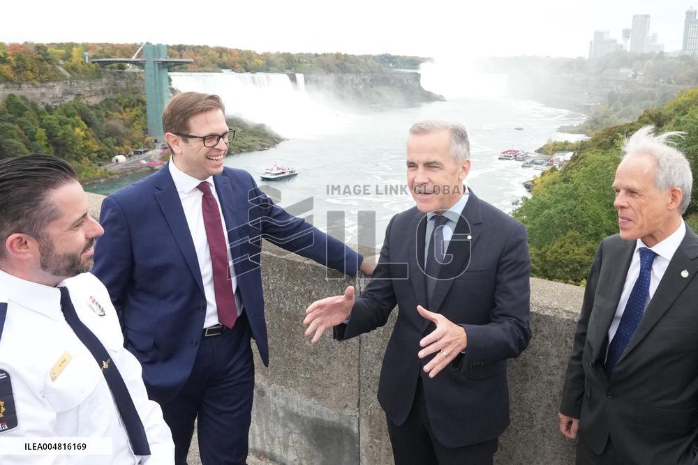 PM Mark Carney At Rainbow Bridge Border Crossing - Niagara Falls
