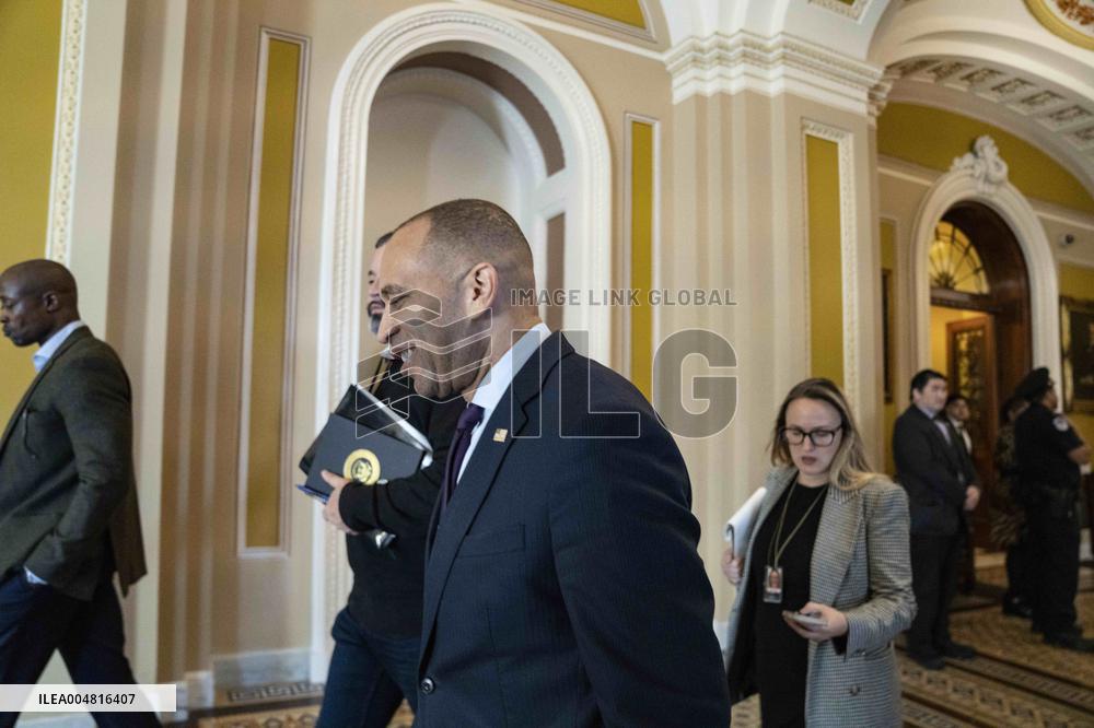 Schumer and Jeffries Press Conference on the Government Shutdown