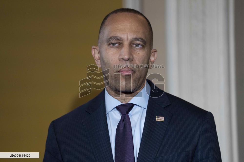 Schumer and Jeffries Press Conference on the Government Shutdown