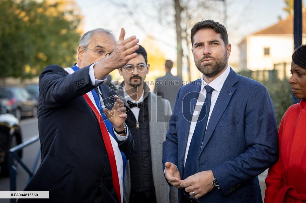 Vincent Jeanbrun visits sensitive HLM neighborhoods - Around Melun AJ