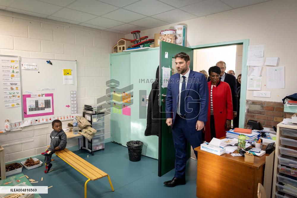 Vincent Jeanbrun visits sensitive HLM neighborhoods - Around Melun AJ